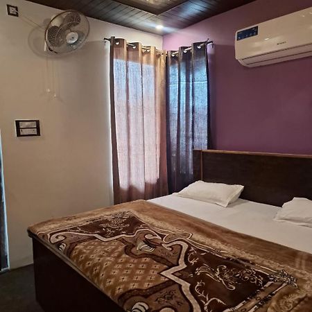 Privyrooms Горакпур Екстериор снимка