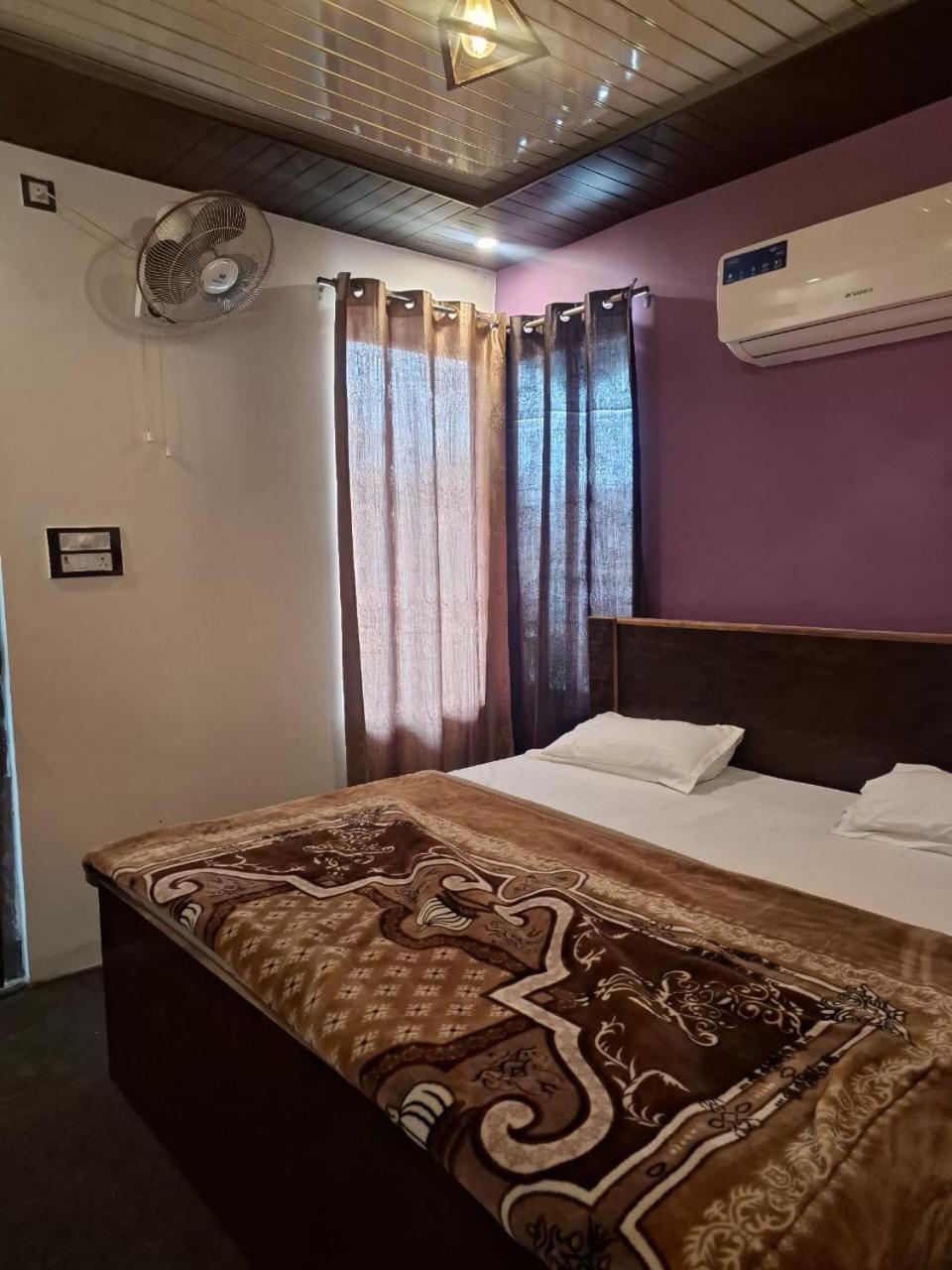 Privyrooms Горакпур Екстериор снимка